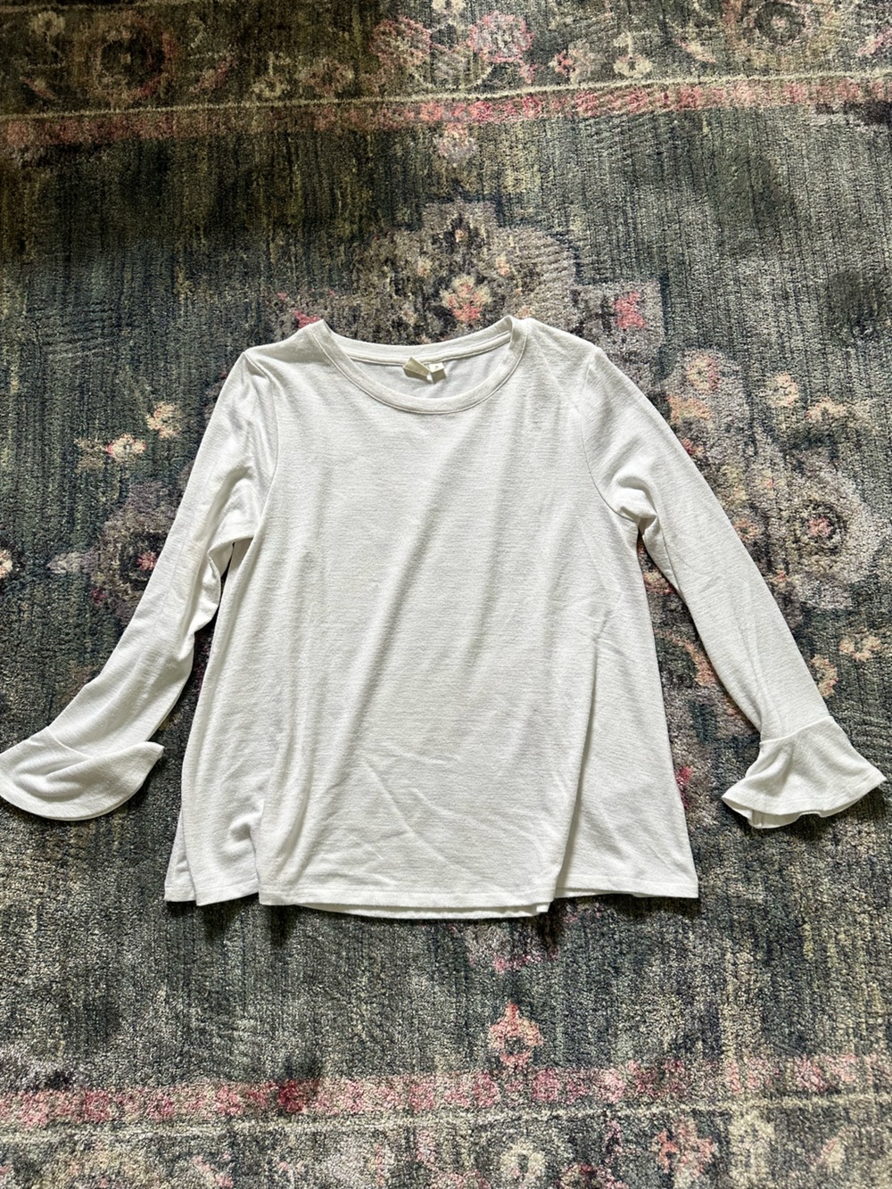 GAP White Long-Sleeve Crewneck Top with Fluted Cuffs Women’s XS Luxury Chic Girl